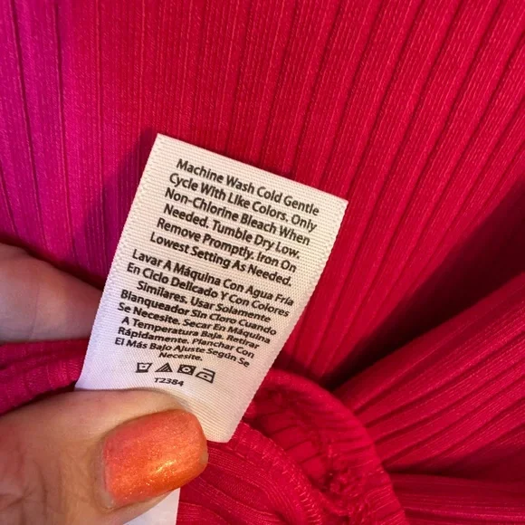 PRETTY PINK TOP w/NECKLINE CUTOUT DETAIL PLUS: 4X #W - Picture 6 of 8